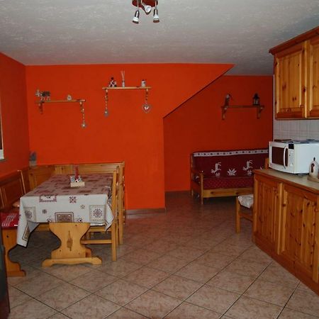 Casa Vacanza In Centro A La Salle Bagian luar foto