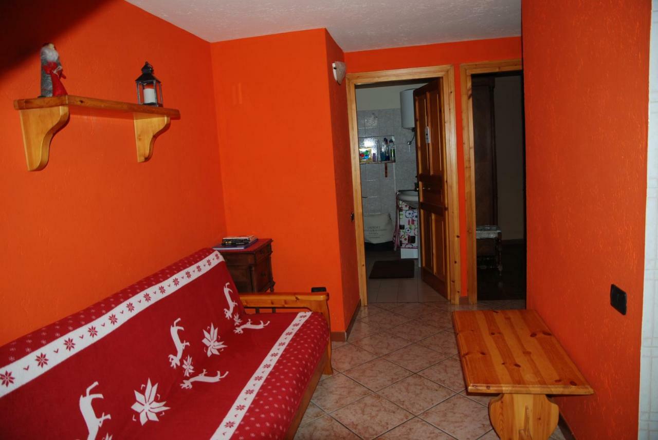 Casa Vacanza In Centro A La Salle Bagian luar foto